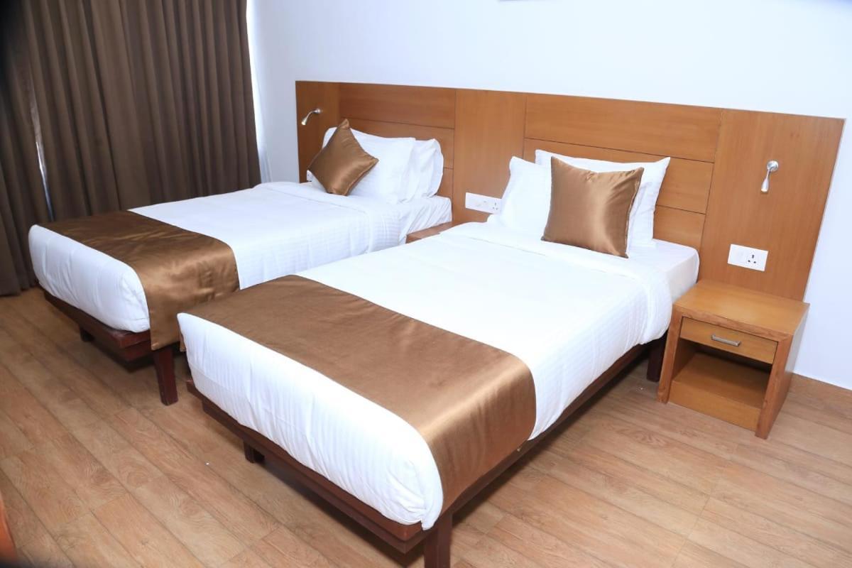 Hotel Panchavady Tiruvalla Exterior foto